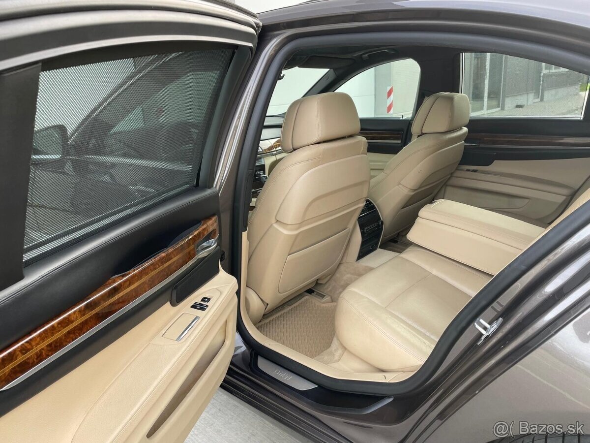 BMW Rad 7 740Xd F01 X-drive Facelift - 15
