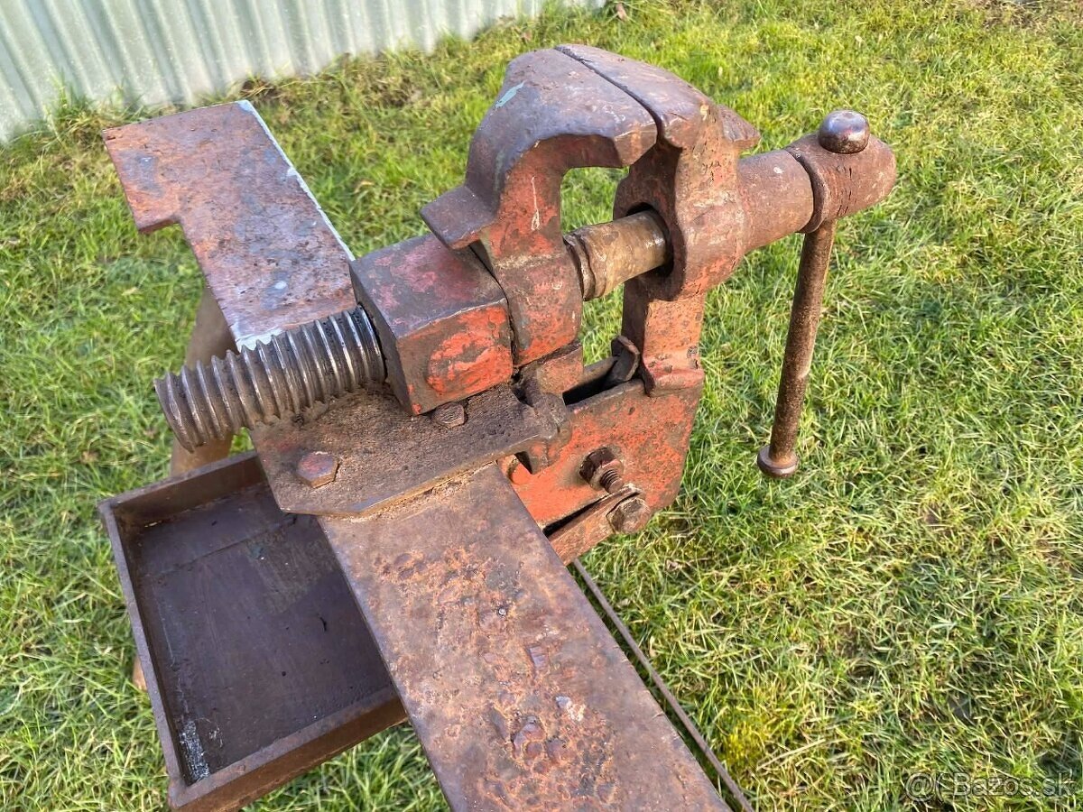 Kováčsky zverák - 15