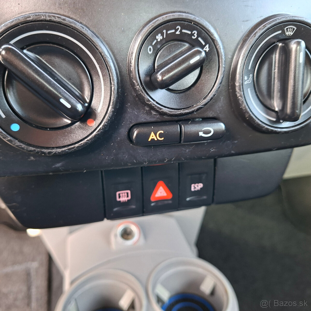 Volkswagen New Beetle 1.6 75 KW benzín - 15