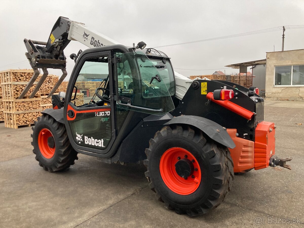 Teleskopicke nakladače Bobcat Massey Ferguson - 15