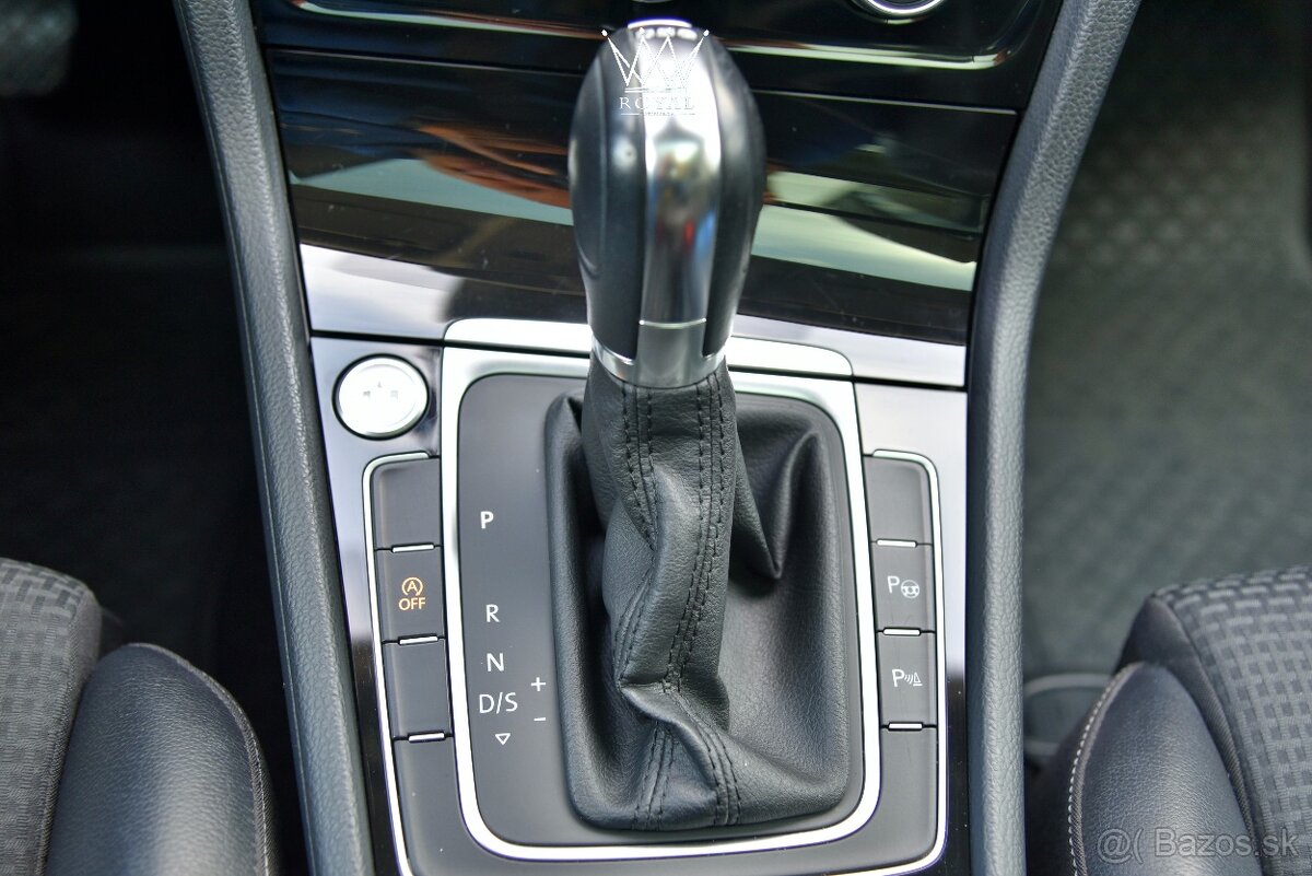 Volkswagen Golf Variant 2.0TDI Highline WEBASTO Keyless - 15
