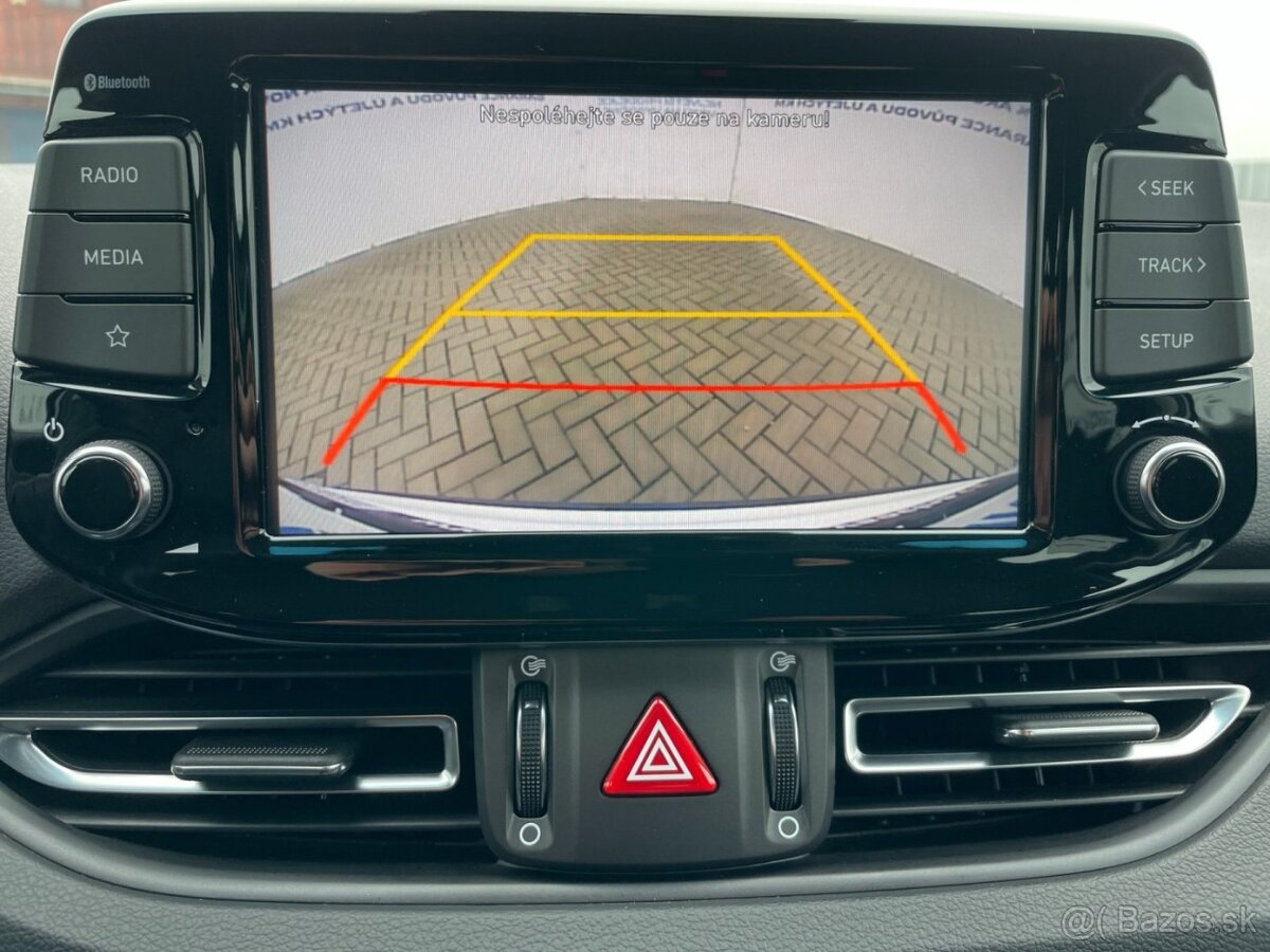 Hyundai i30 Com. 1.6CRDi ČR SMART+ 1.maj - 15