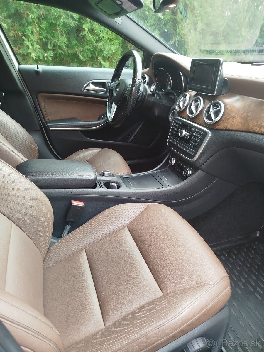 GLA 220cdi 4matic top stav - 15