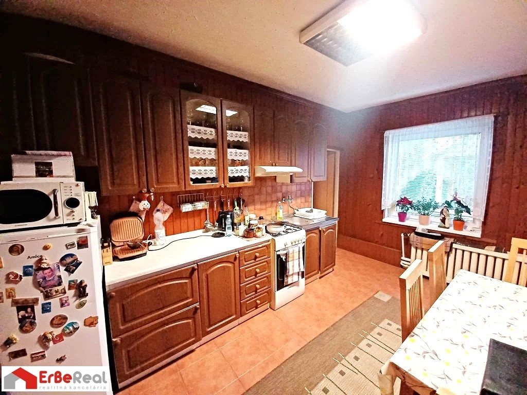 Predaj 3 izbového RD s altánkom, garážou a záhradou - 15