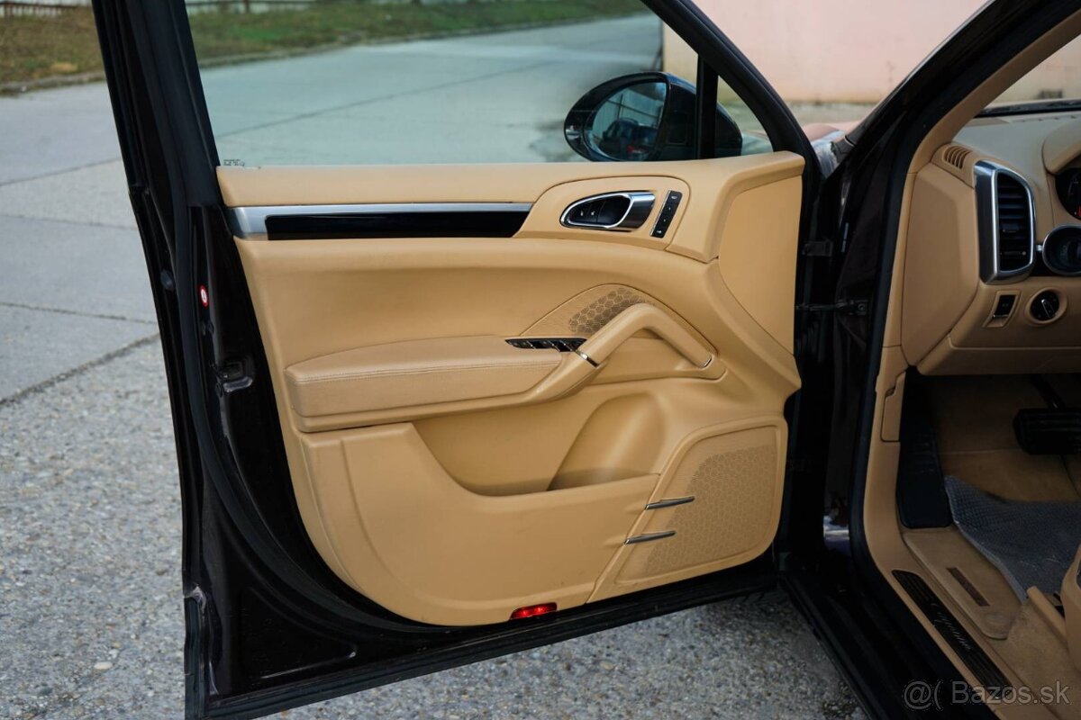 Porsche Cayenne - 15