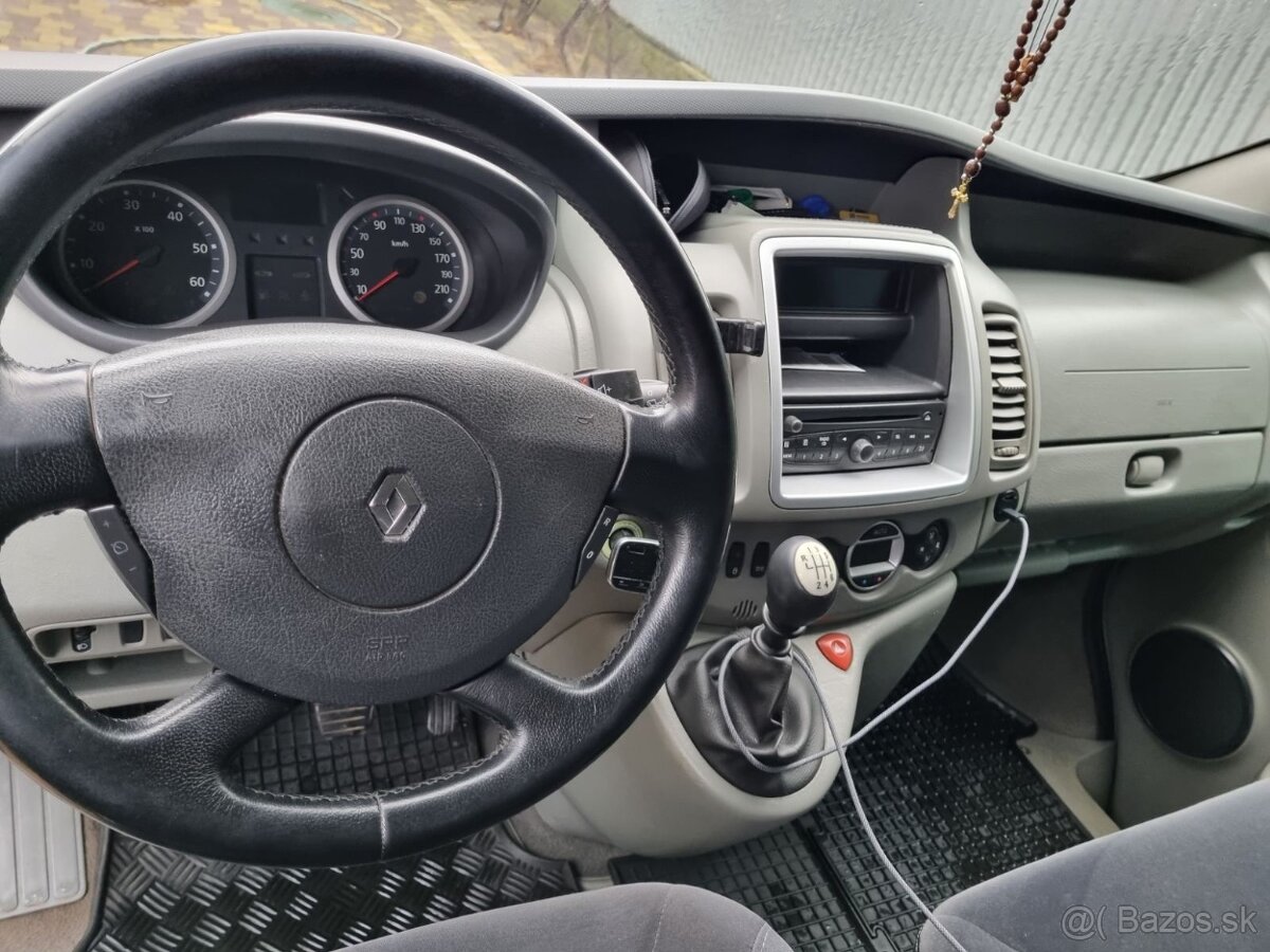 Predám Renault Trafic Black Edition 2014 - 15