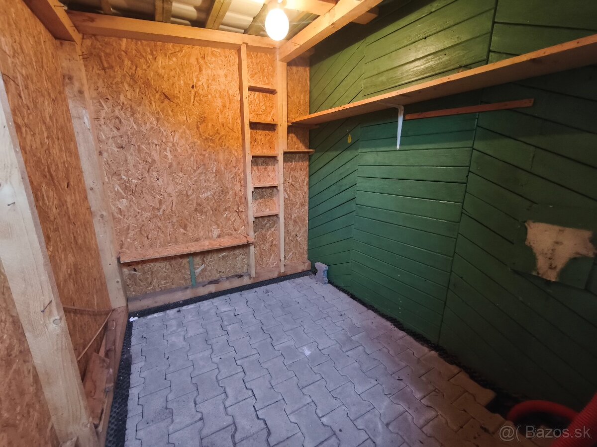 Záhradná chatka v záhradkárskej oblasti - 15