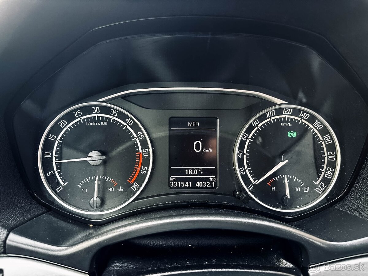 Škoda Octavia II Combi 2.0 TDI CR DPF RS DSG - 15