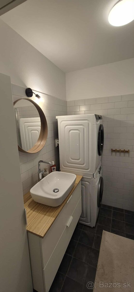 REZERVOVANÉ: Prenájom 3i bytu s KLIMATIZÁCIOU a dvomi - 15