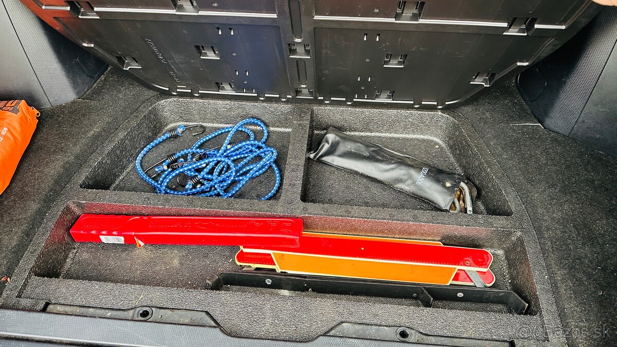 Predám Mitsubushi Outlander 2,2 diesel - 15