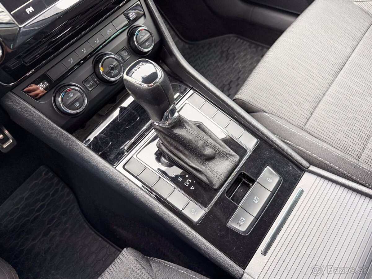 Škoda Superb Combi 1.6 TDI Ambition DSG - 15