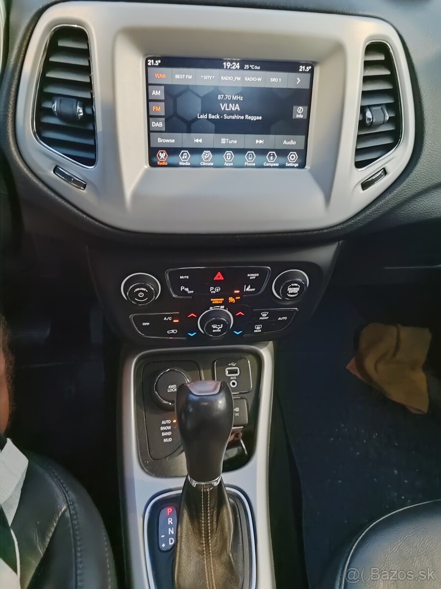 Jeep Compass 2.0 MJET AWD LIMITED(odpočet DPH) - 15