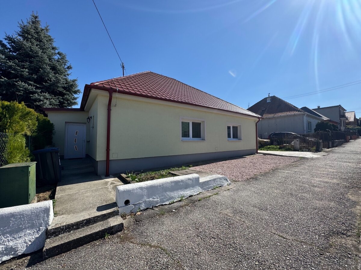 Investičný dom na prenajom s 2 bytmi, dobrá lokalita - 15