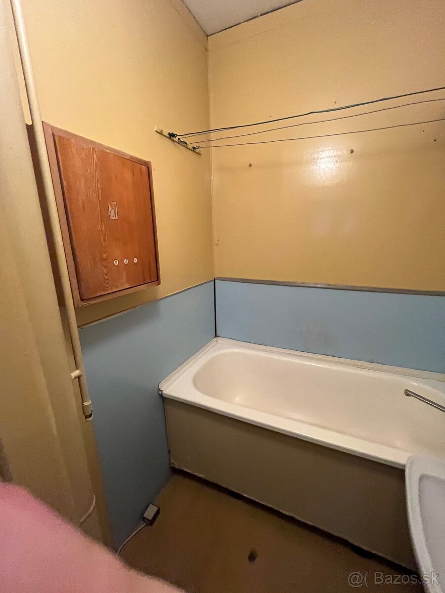 2izbovy byt v Šuranoch - 15