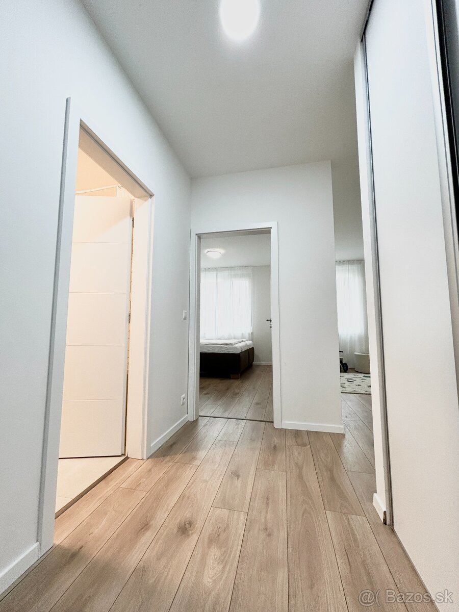 PRENÁJOM 2 izbový byt s parkovacím miestom v cene - 15