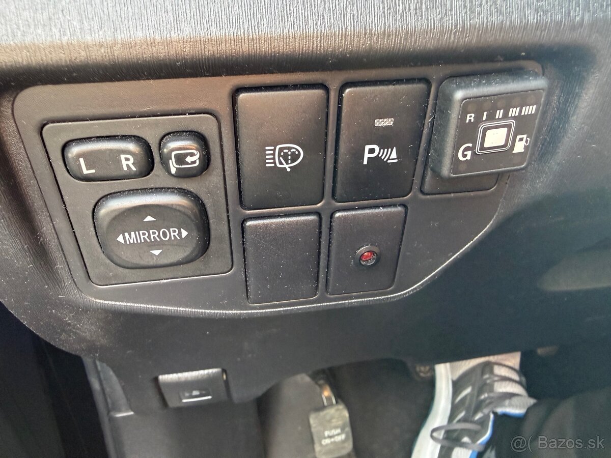 Toyota prius +LPG - 15