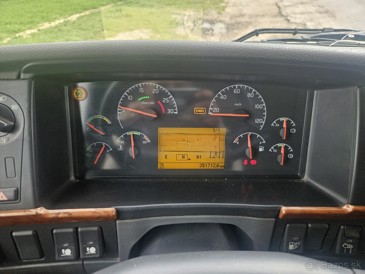 Volvo FM9 6x2 s hydr. ruk + hydr.čelo r.v.2003 - 15