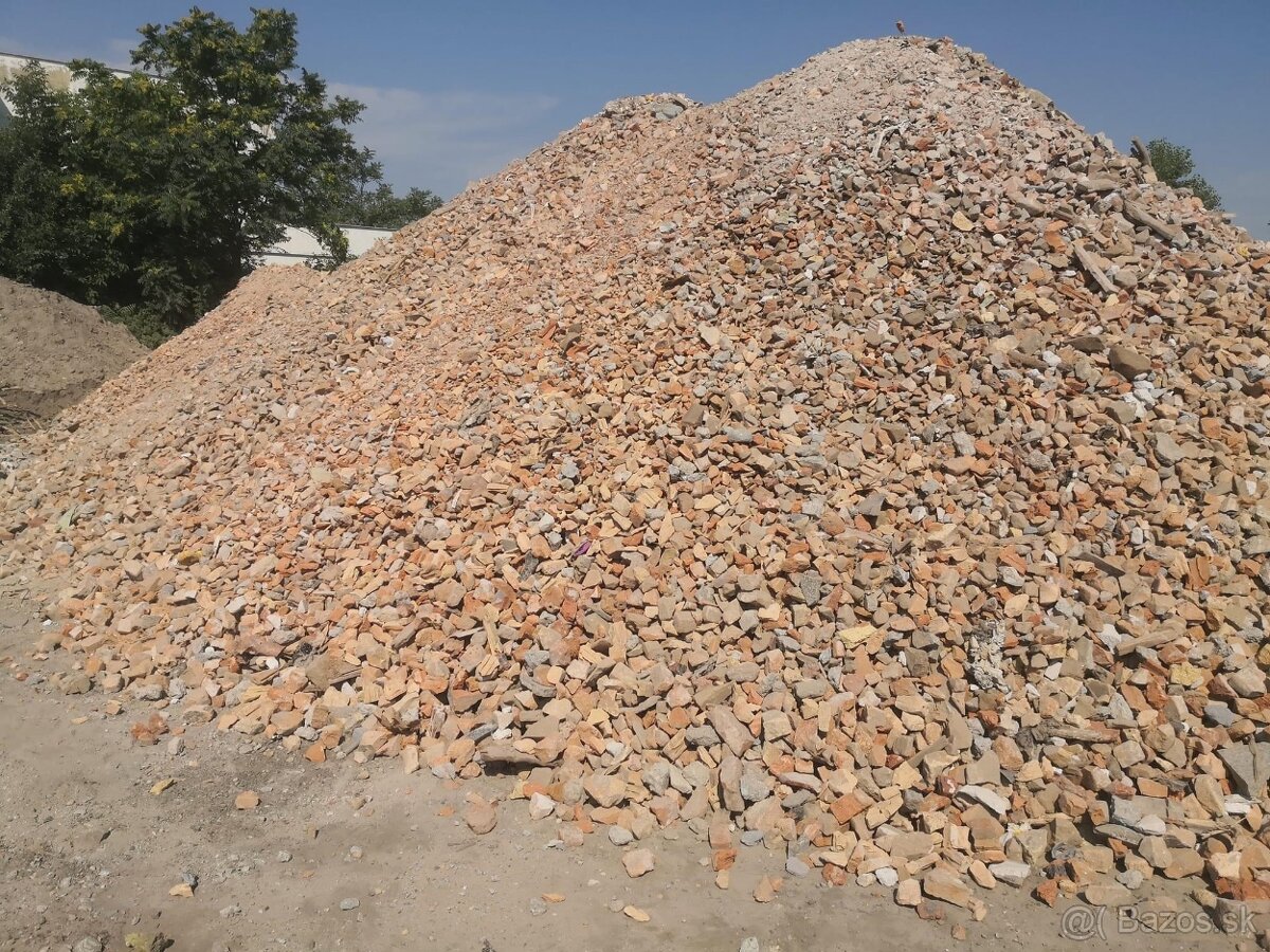 Predaj štrkov,pieskov,kameniva,recyklatov a zeminy - 15