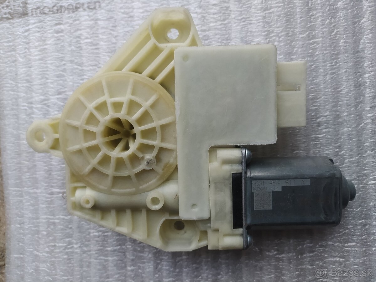 Motorček stahovania okná Škoda Octavia 3 Rapid VW Golf 7 - 15