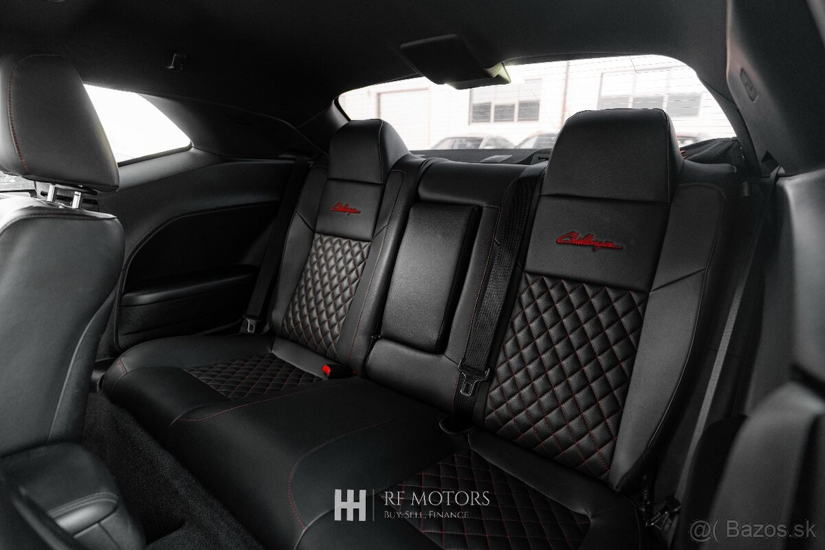 Dodge Challenger - 15