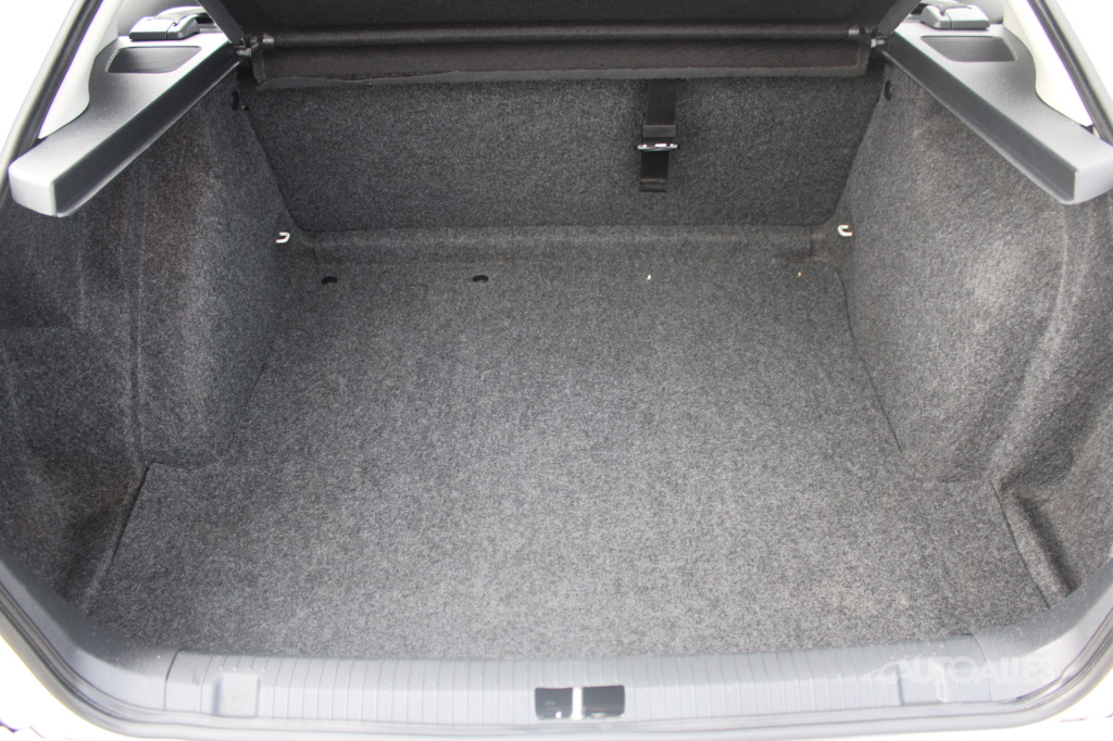 Škoda Octavia 1,4 MPi 44 kW LX - 15