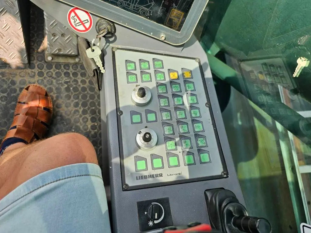 Liebherr LRS V645 nakladač na lodné kontajnery - 15