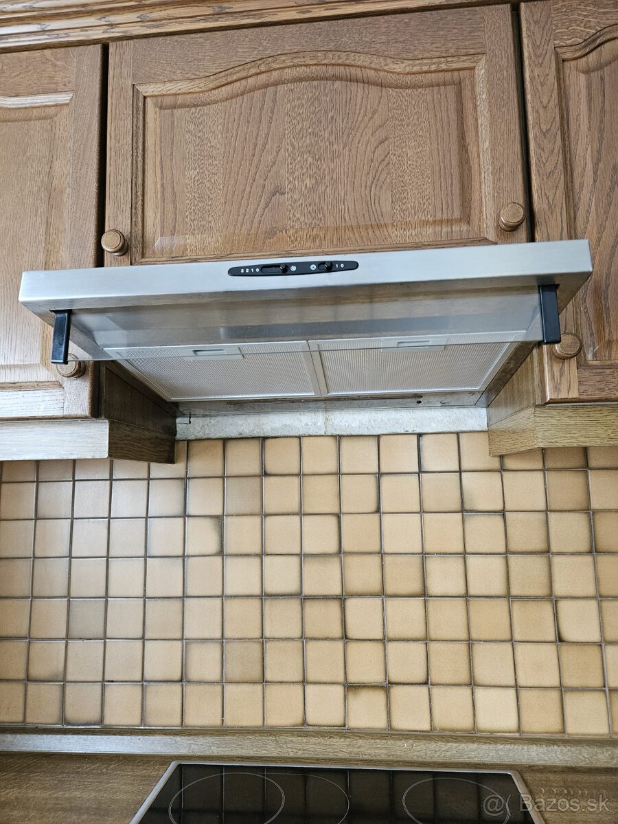 Masívna kuchynská linka z Nemecka so spotrebičmi - 15