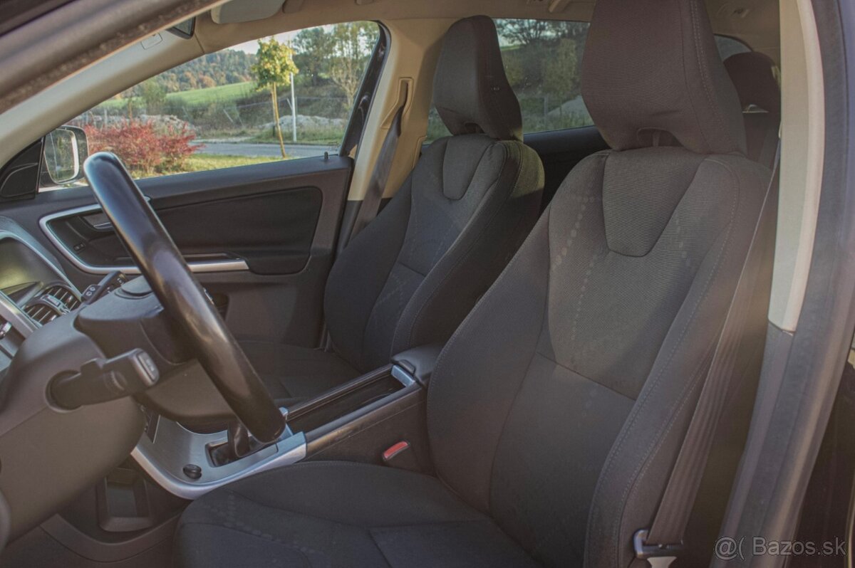 Volvo XC60 D5 (151kW) AWD Kinetic - 15