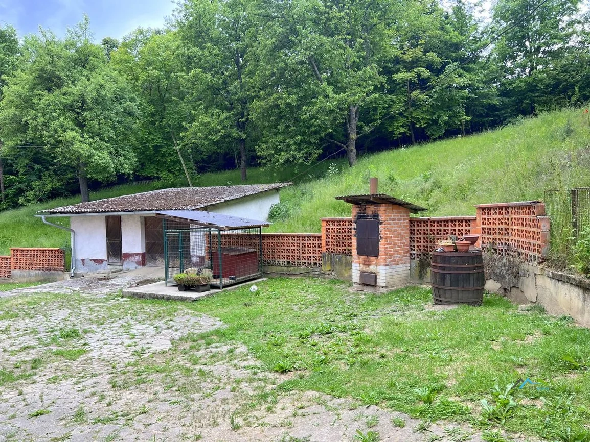 Vidiecka usadlosť na samote s lesmi- Malá Hradná - 15