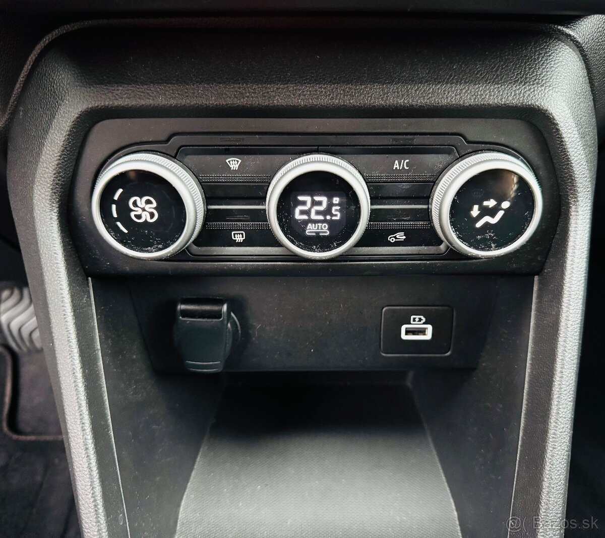 Dacia Jogger 1,0 TCe 81KW LIMITED EDITION,NAVI,7 MIST - 15