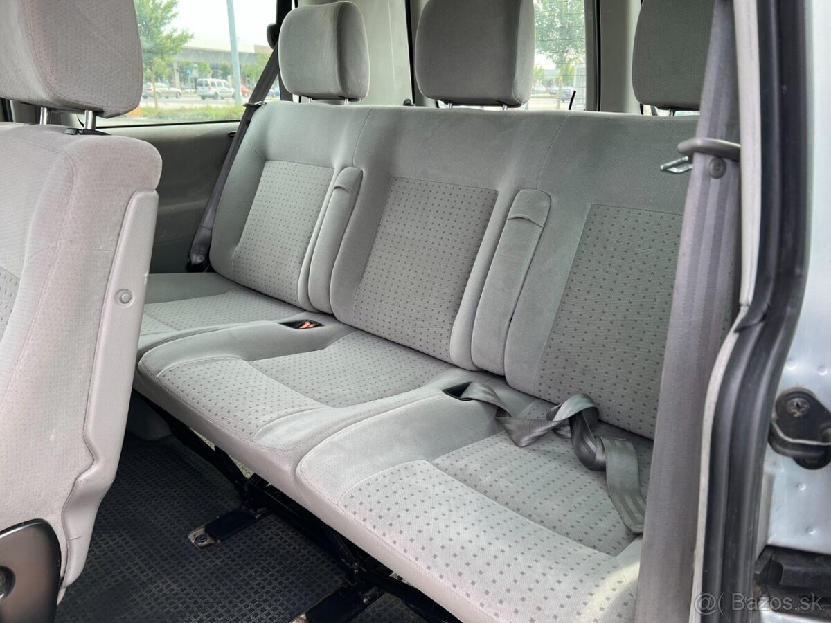 Volkswagen Caravelle 2.5 TDi 9 míst digi klima TZ - 15