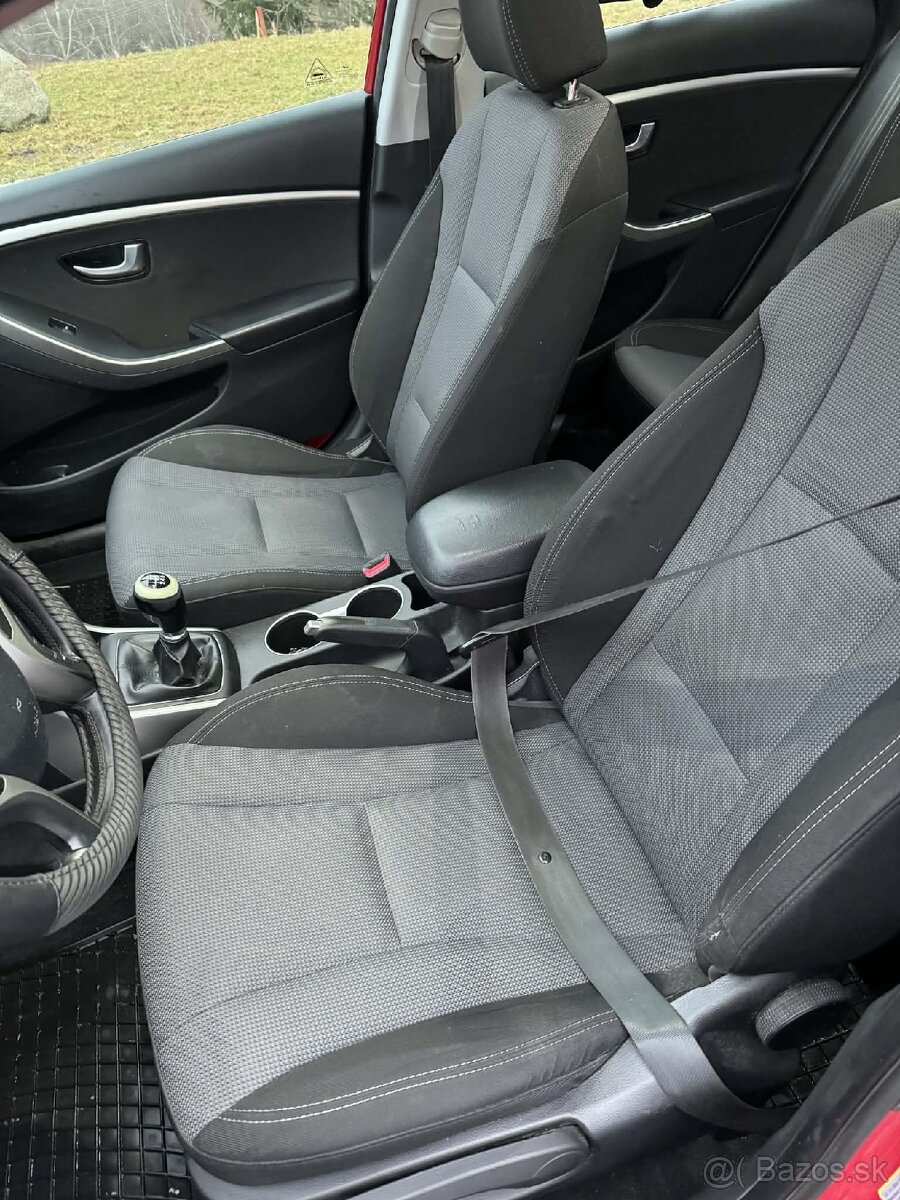 Hyundai i30 Hatchback 1.6 MPI Benzín, 88kW - 15