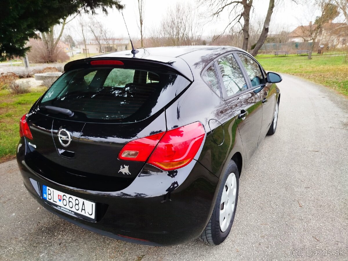 Predám Opel Astra J - 15