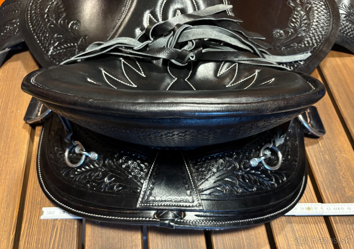 Westernový sedlový komplet 26) černé oválné krátké široké - 15