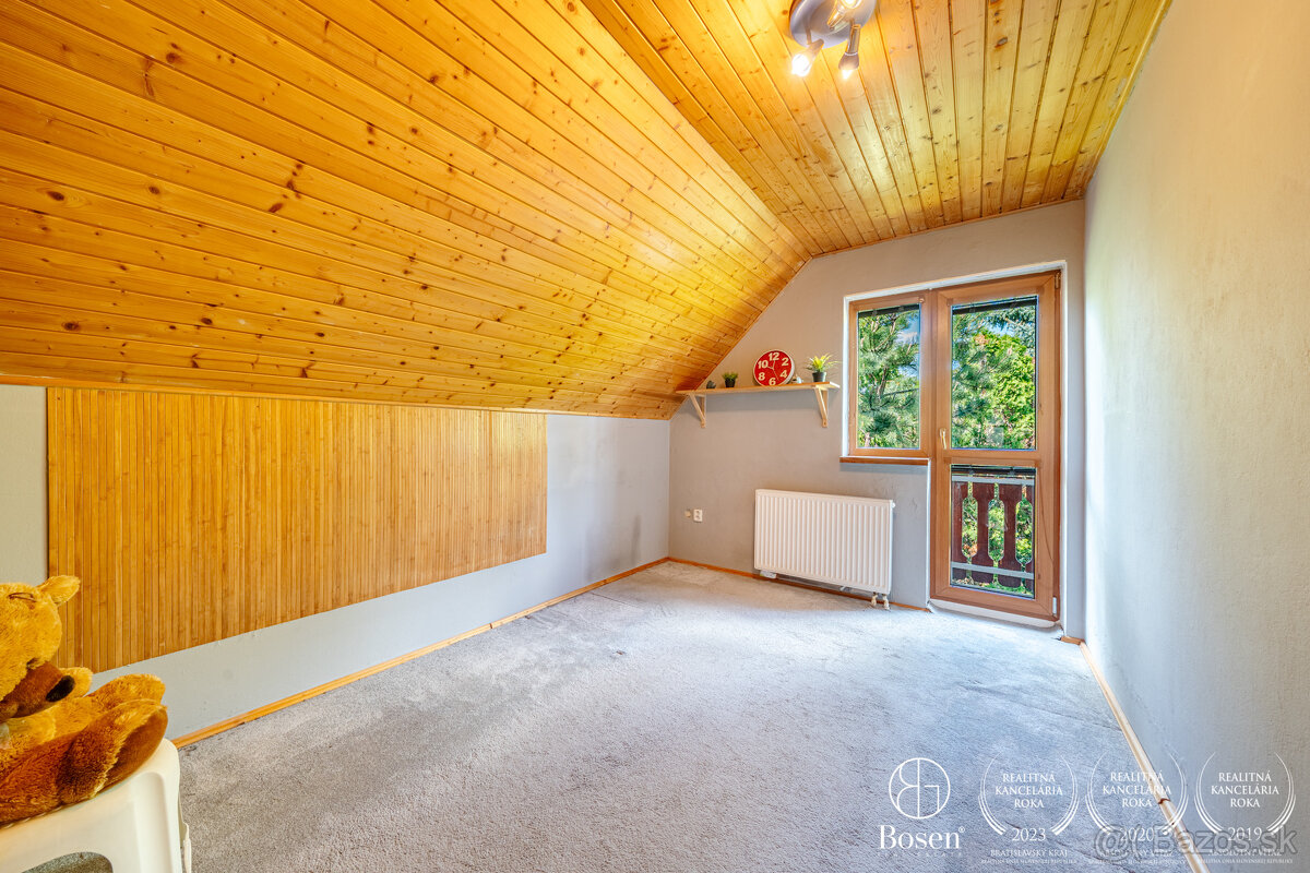 BOSEN | Priestranný rodinný dom s pivnicou, garážou a záhrad - 15