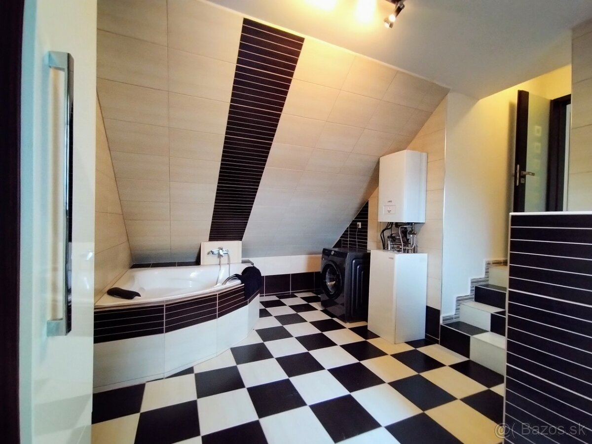 VÝHODNÁ KÚPA - SAMOSTATNÝ RODINNÝ DOM S GARÁŽOU - 15