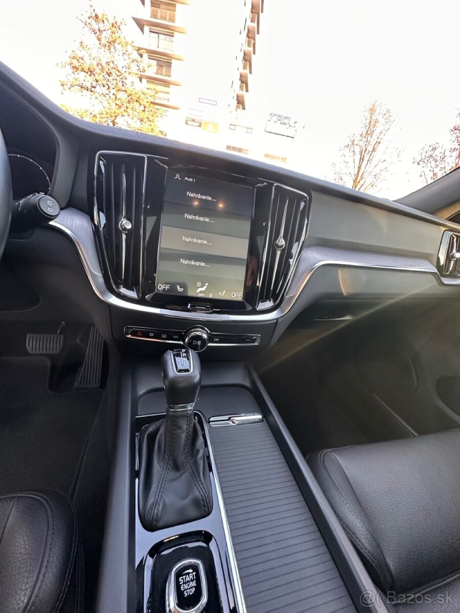 Volvo V60 2.0 4×4, rok 2020 – plná výbava - 15