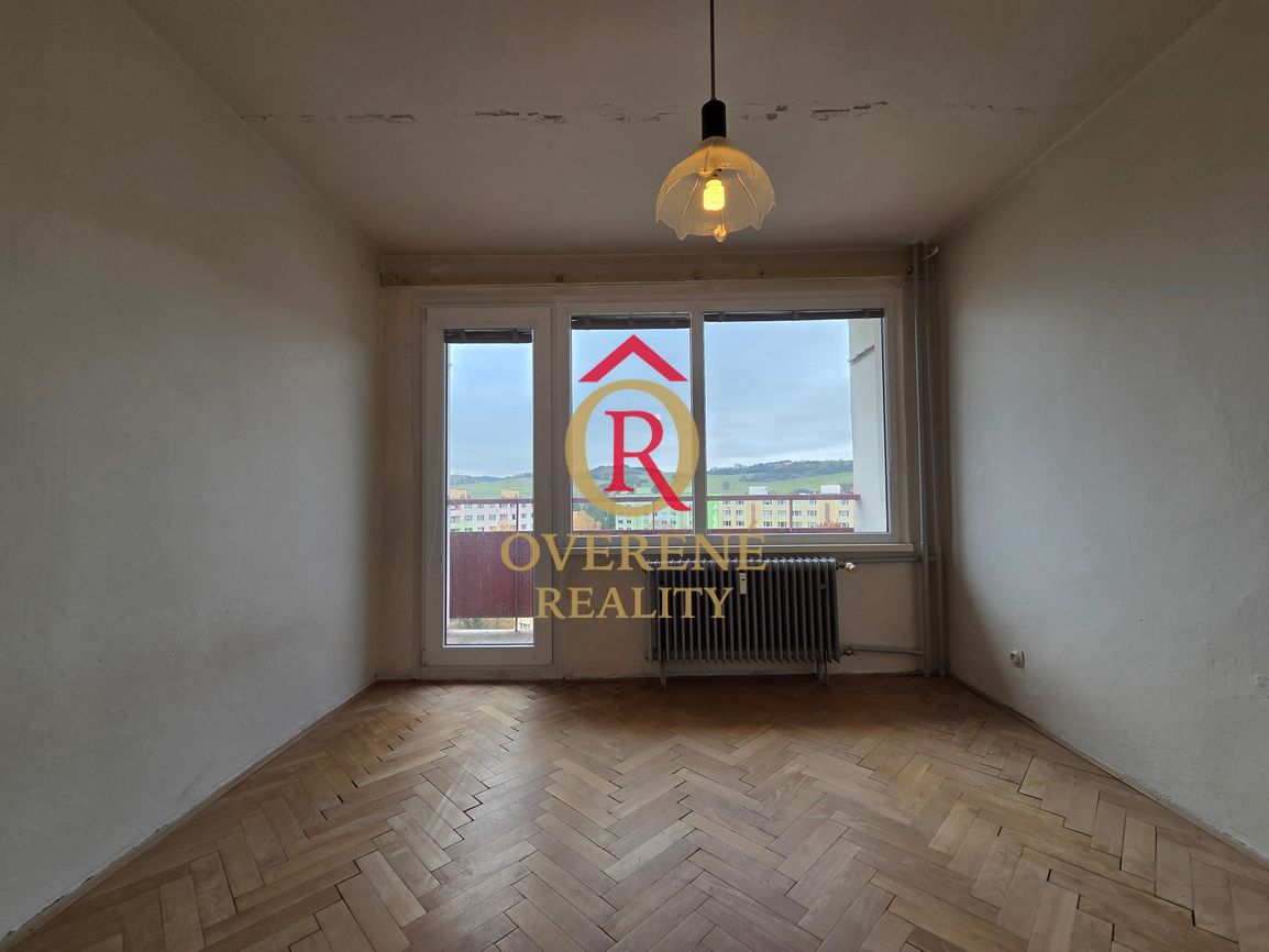 Na predaj veľký 3 izbový byt s komorou a 4 lodžiami v centre - 15