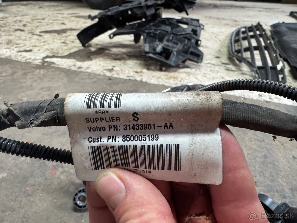 Predám diely Volvo v40 - 15