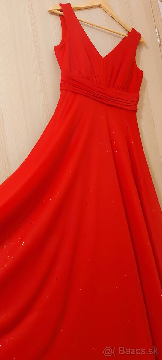 Krásne červené spoločenské šaty - 15