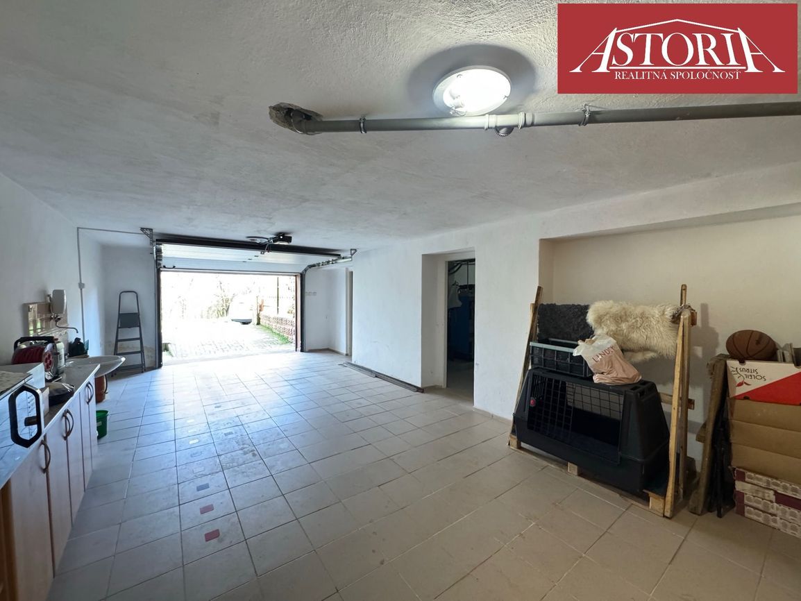 PREDAJ Rodinný dom s nádhernou rekonštrukciou - Podhradie - 15