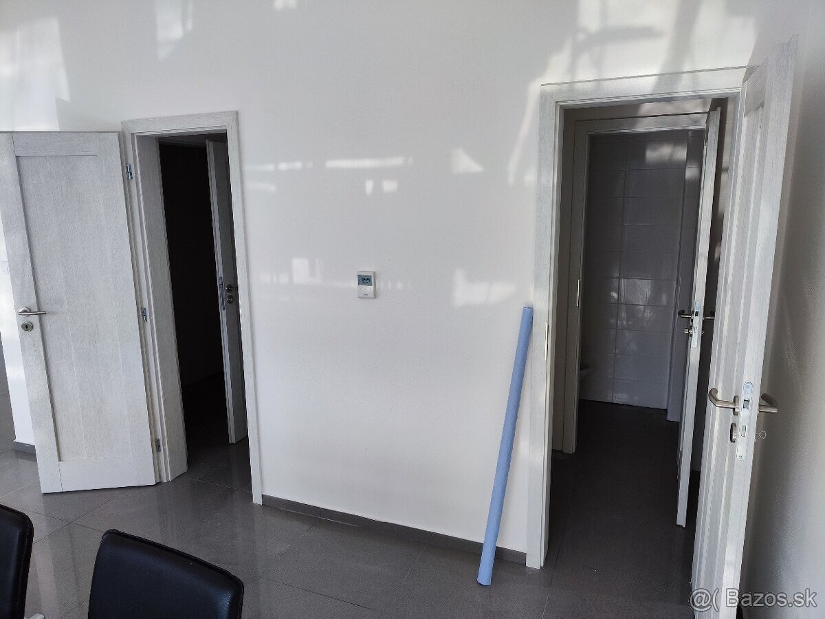 Prémiový presklený obchodný priestor - Kaskády - 15