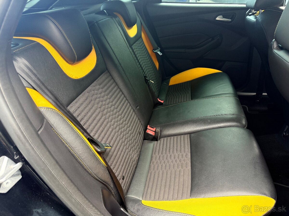 Ford Focus ST Recardo sedadla - 15
