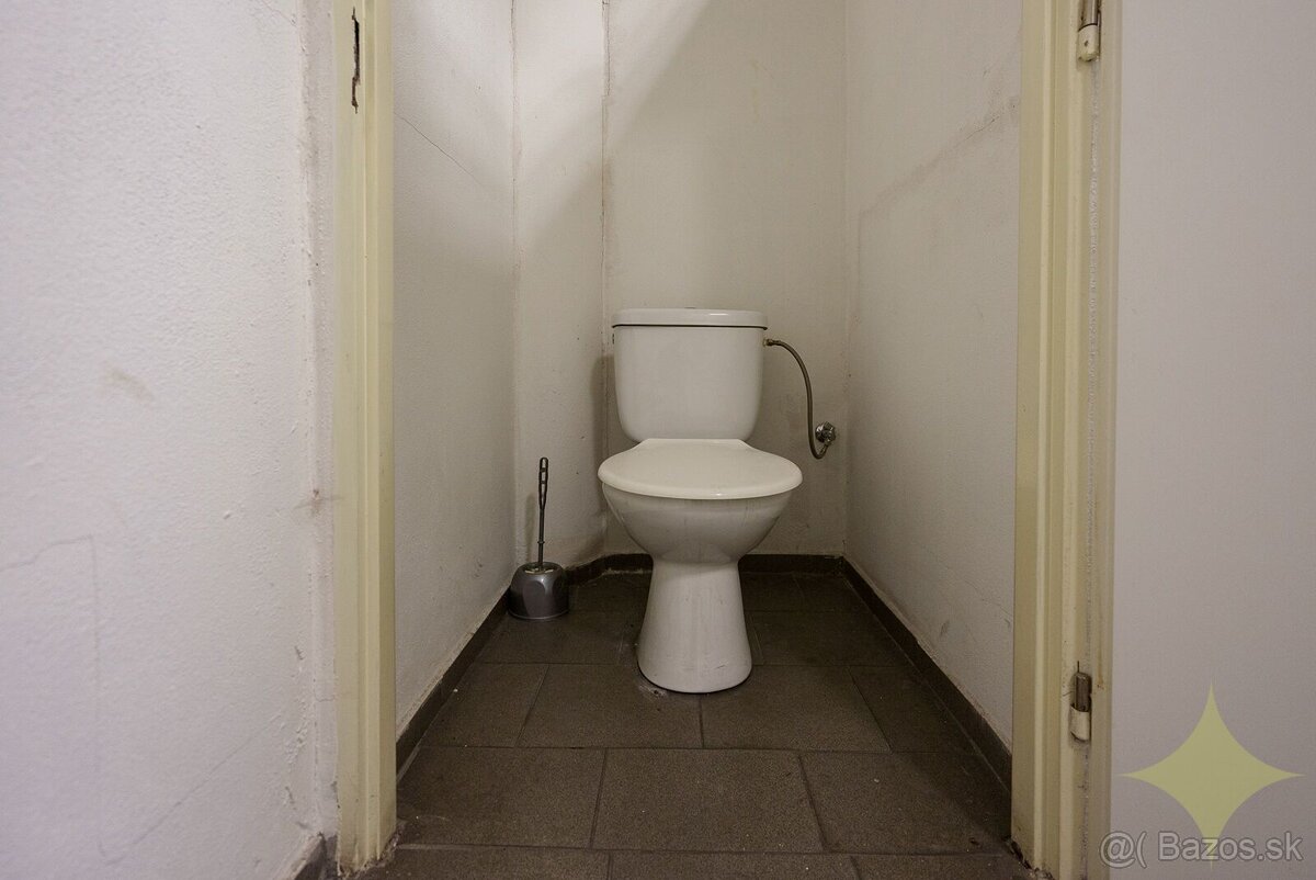 Ponúkam na predaj výrobno - skladové priestory Partizánske - 15