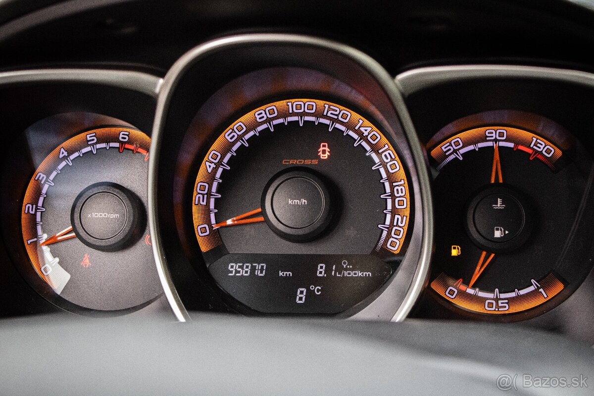 Lada Vesta SW Cross 1.6 MPI, 75kW, M5 - 15