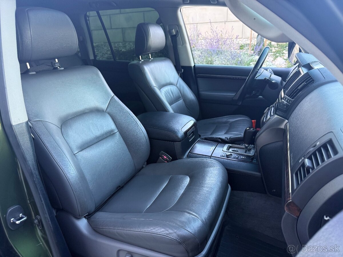 Toyota Land Cruiser 200 4.5 V8 - 15