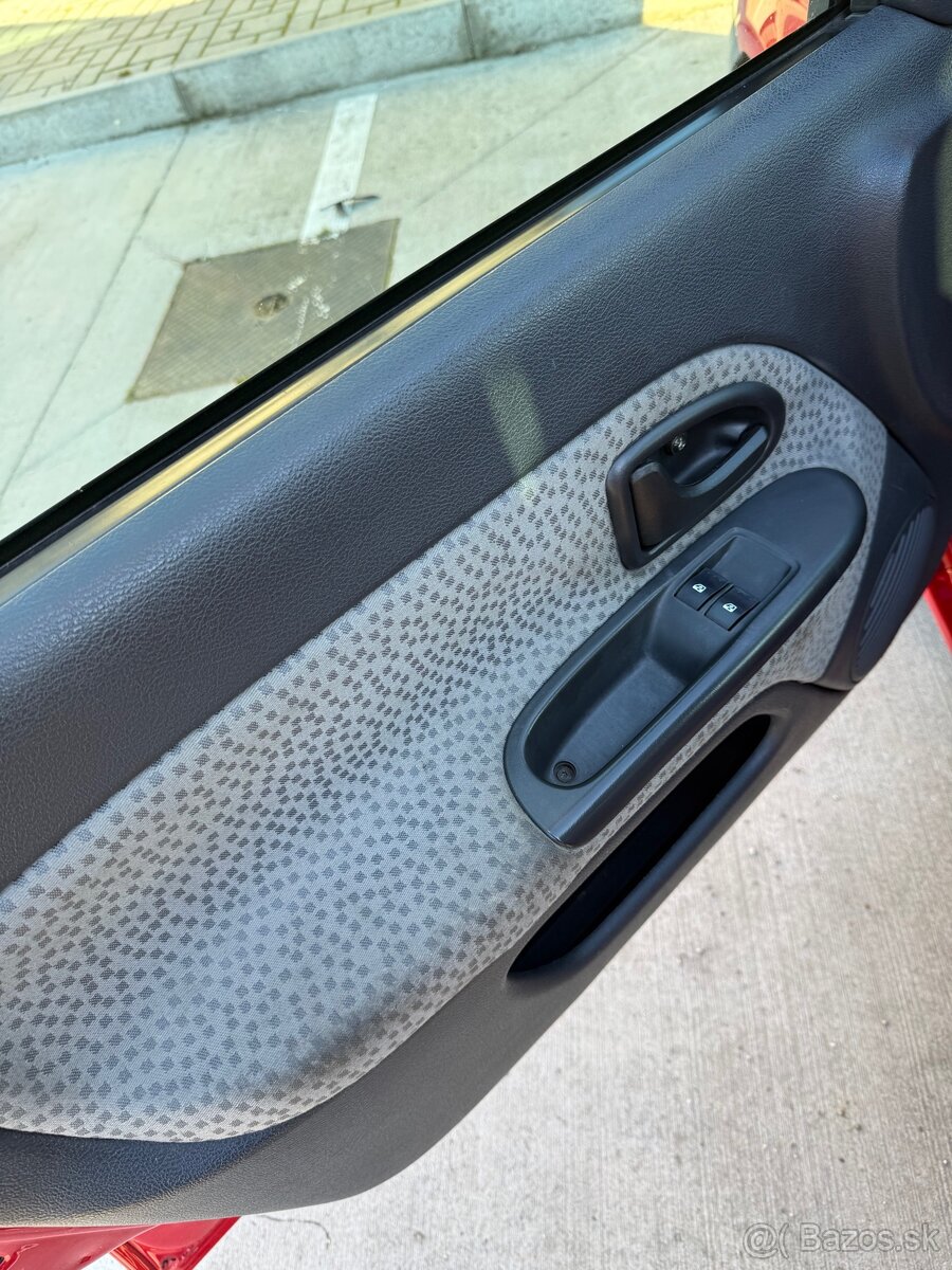 Renault Clio 1,2 43kw - 15