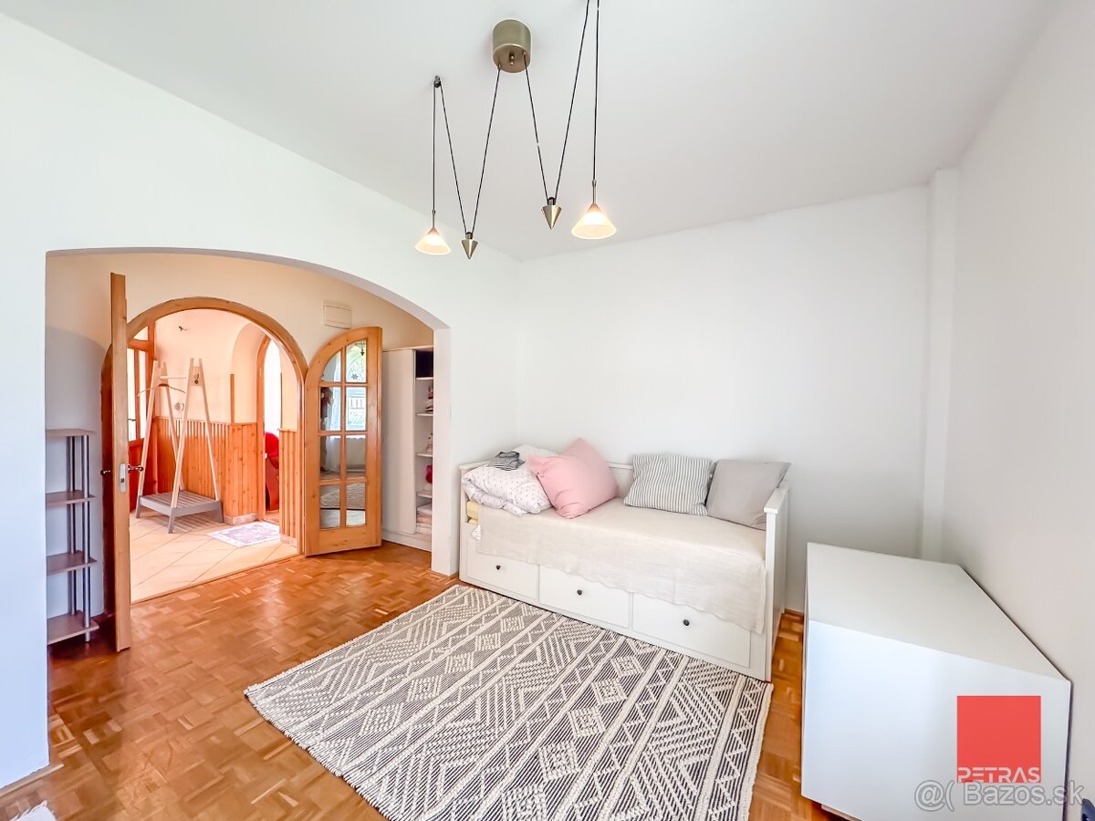 VEĽKORYSÝ ŠTÝLOVÝ RODINNÝ DOM - 15