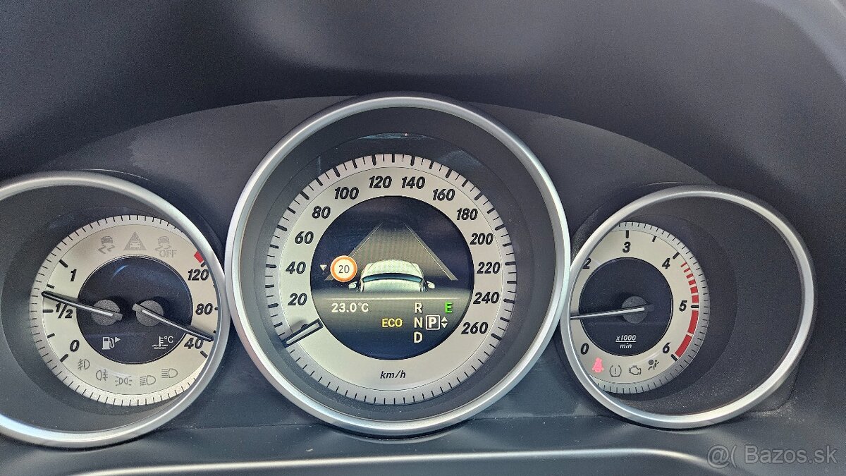 Mercedes-Benz E trieda Sedan 200 CDI BlueTEC Elegance A/T - 15