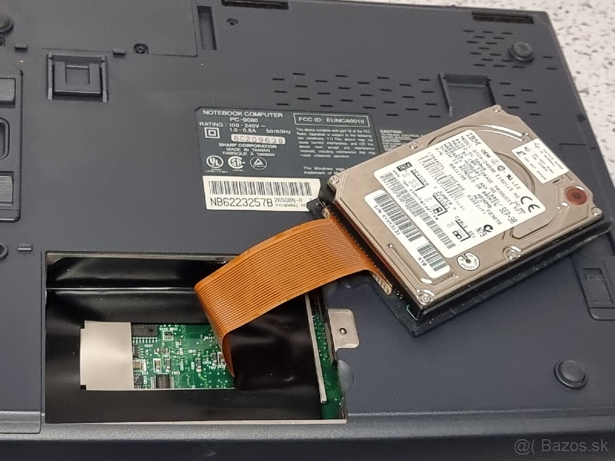 # SHARP PC-9080 starý laptop/notebook - 15